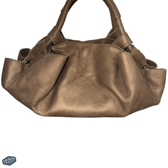 Loewe Nappa Aire Anagram Gold Soft Leather Scalloped Edged Hobo Handbag - Picture 11 of 11
